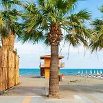 Center, 5 Min To Beach, Fully Renovated * ラルナカ