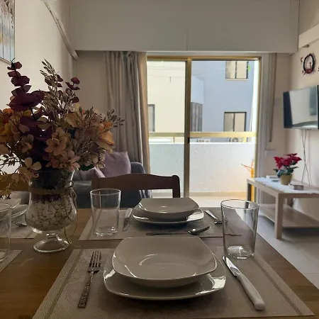 Apartment One-bedroom Next To Radisson Blu Larnaka