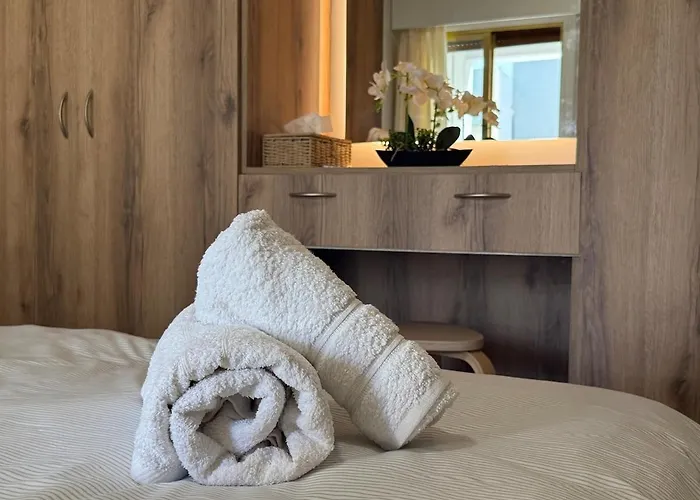 City Center, 5 Min To Beach, Fully Renovated Daire *