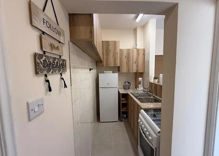 Daire City Center, 5 Min To Beach, Fully Renovated