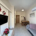 Center, 5 Min To Beach, Fully Renovated Апартаменти Ларнака