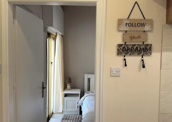 One-bedroom Next To Radisson Blu Larnaca